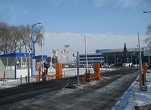 Вид на аэропорт Минводы с парковкой